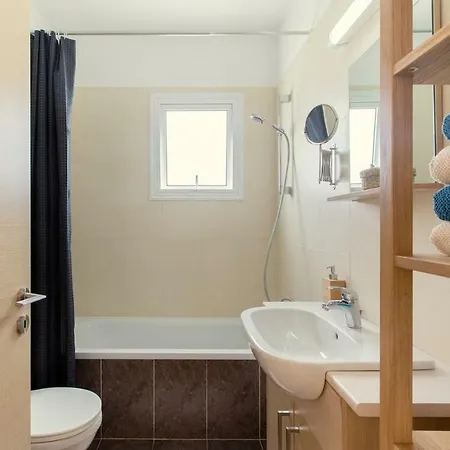 ♥ Sunny&cozy Family ★ Walk To The Beach☼