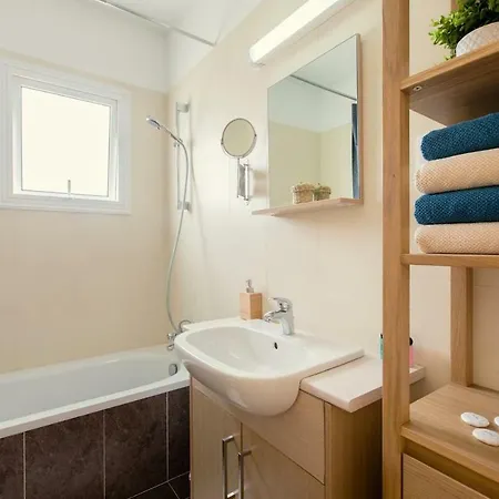 ♥ Sunny&cozy Family ★ Walk To The Beach☼ * 파라림니