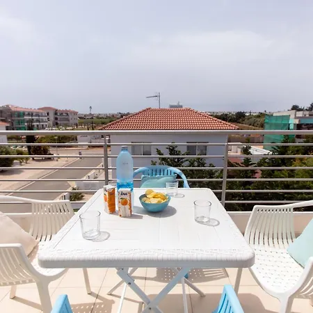 ♥ Sunny&cozy Family ★ Walk To The Beach☼ * Paralimni