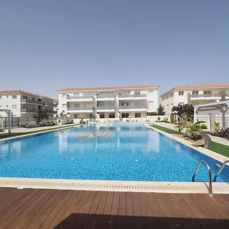 ♥ Sunny&cozy Family ★ Walk To The Beach☼ * Paralimni