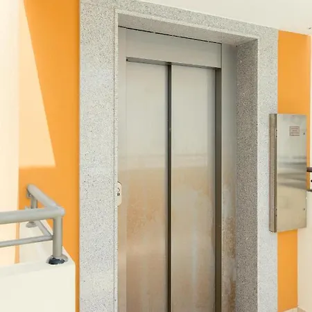 ♥ Sunny&cozy Family ★ Walk To The Beach☼ 파라림니