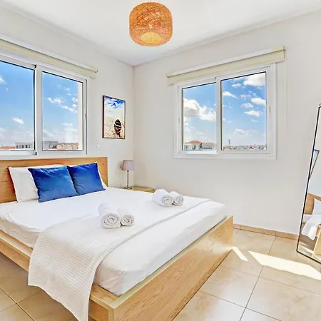 ♥ Sunny&cozy Family ★ Walk To The Beach☼