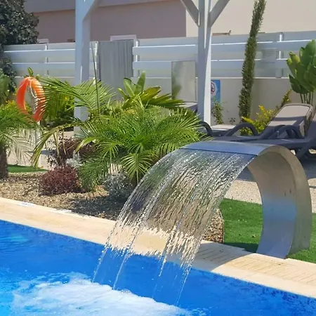 ♥ Sunny&cozy Family ★ Walk To The Beach☼ *