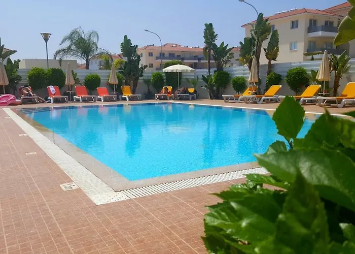 ♥ Sunny&cozy Family ★ Walk To The Beach☼ *